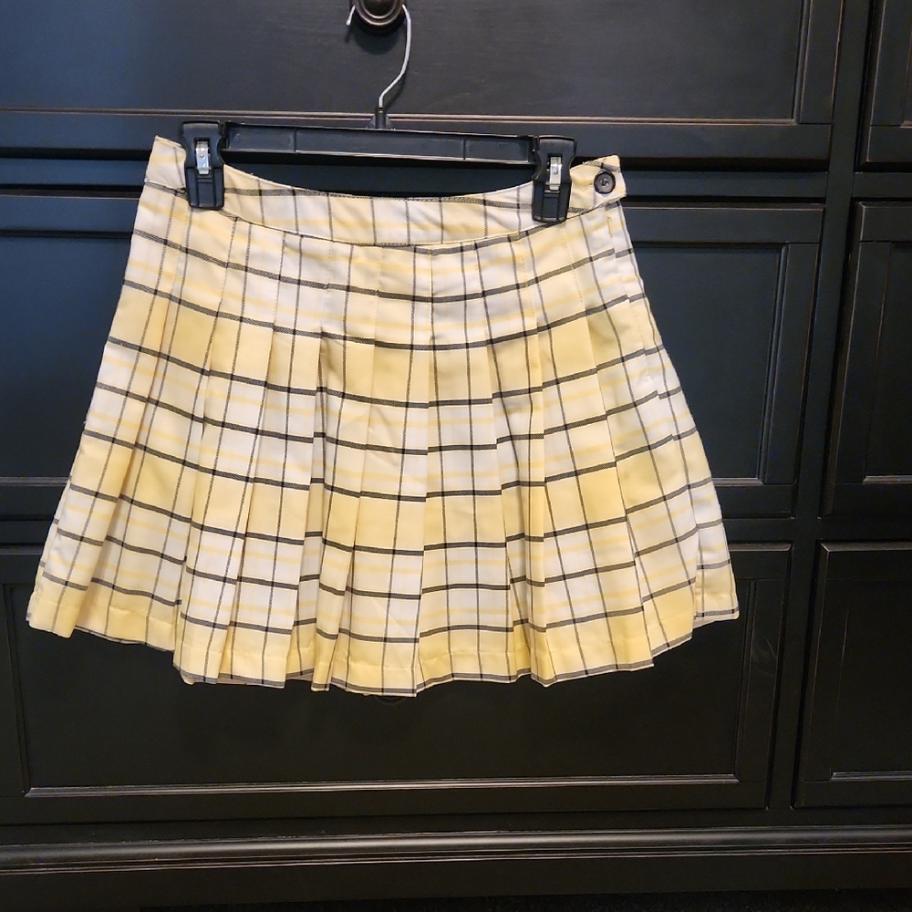 Chic Yellow Checkered Mini Skirt
